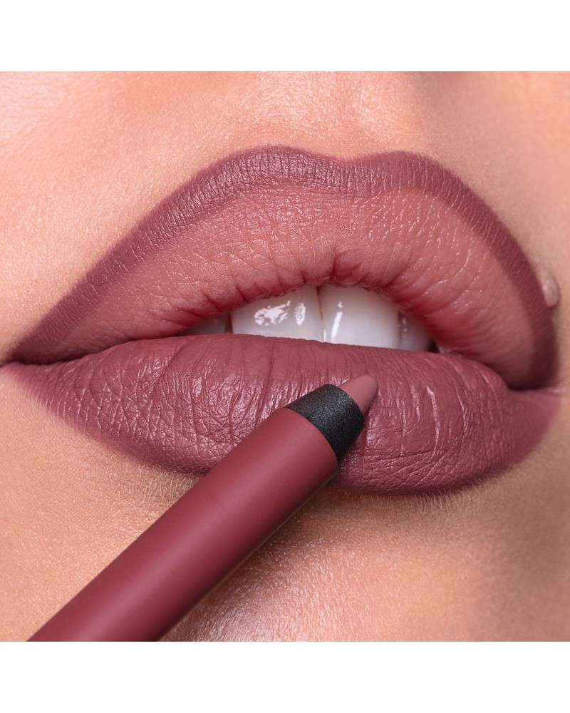 Close-Up Lip Shaper