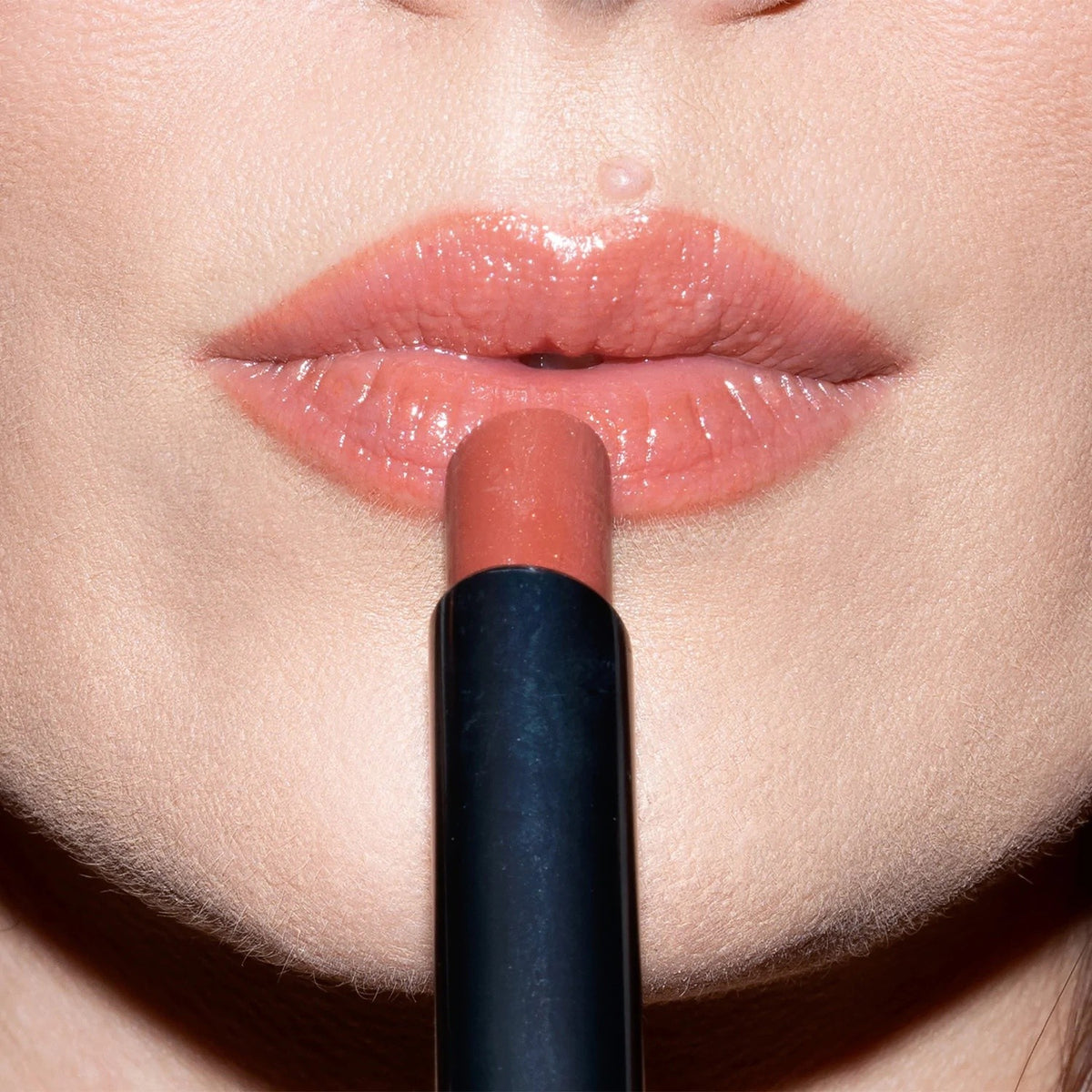 Fantastick lipstick Kiss of Life - LH Cosmetics