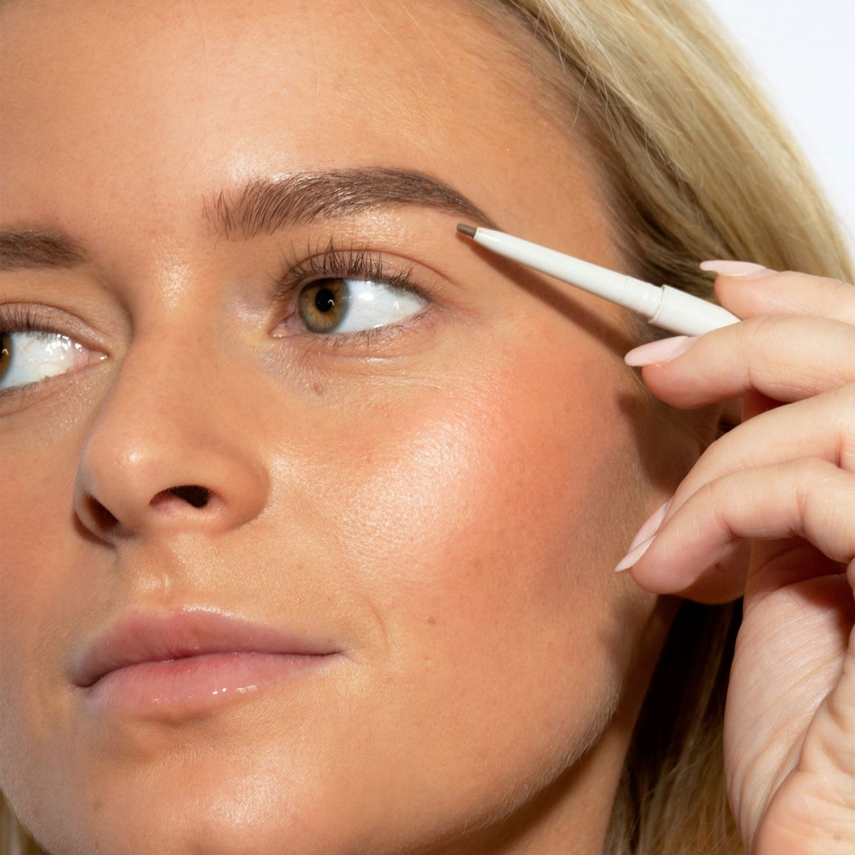 Infinity Brow pen Taupe - LH Cosmetics
