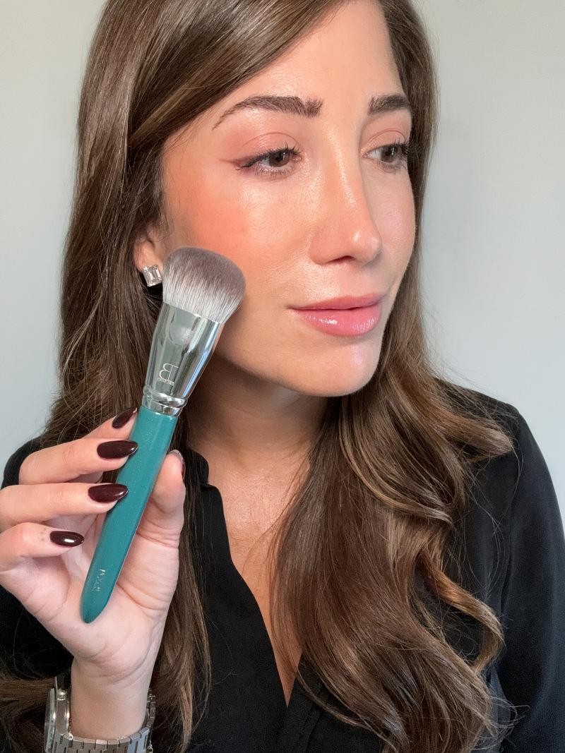 LC027 - Brocha tupida para base - IBbrushes x Lucia Castells