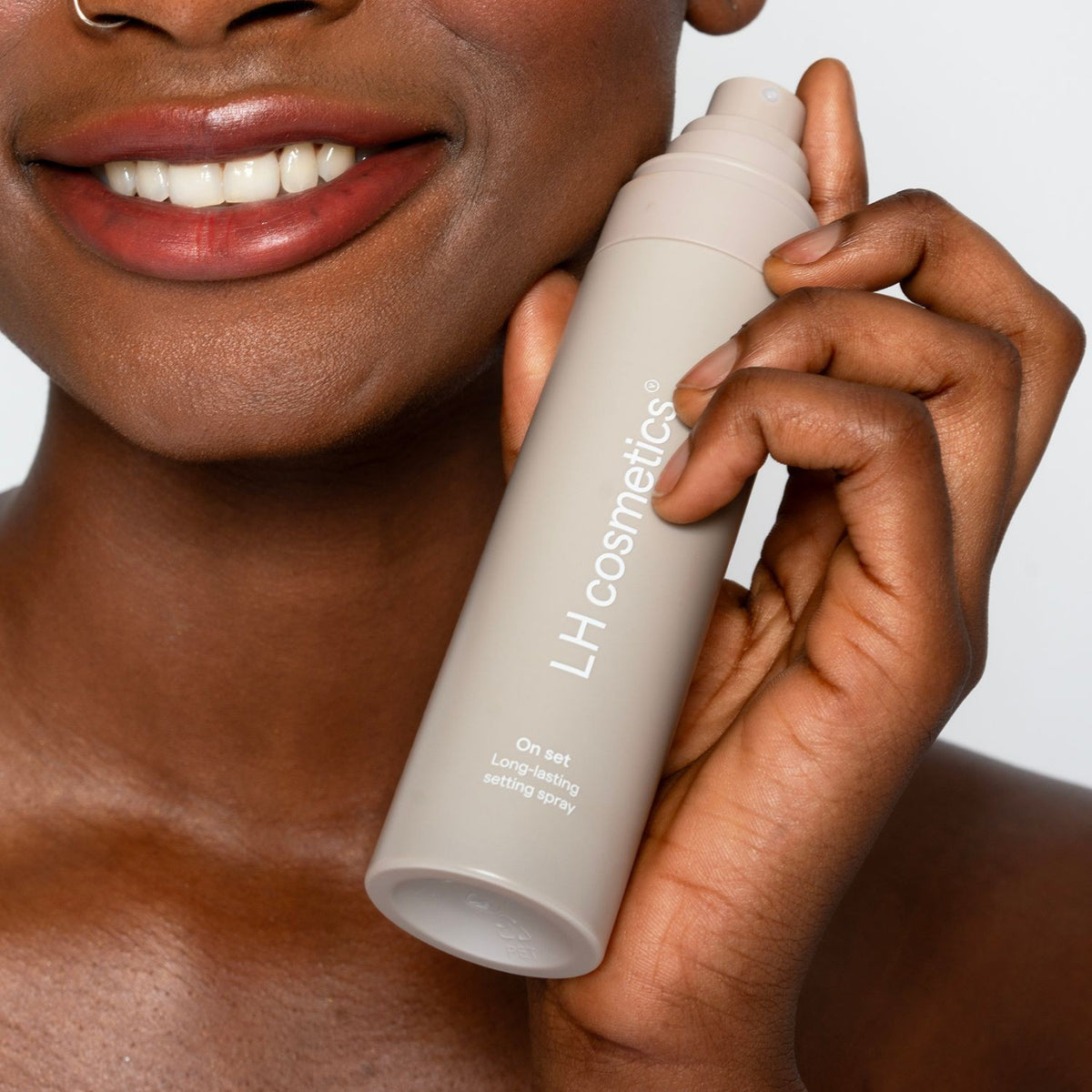 On set Long-lasting setting spray - LH Cosmetics