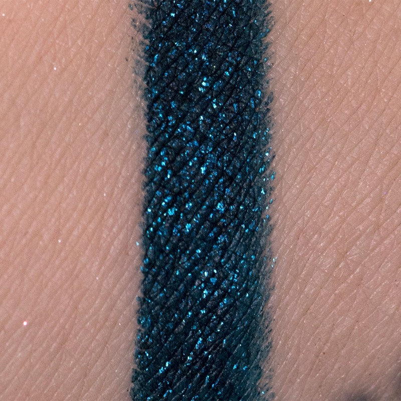 Atria Crayon - LH Cosmetics