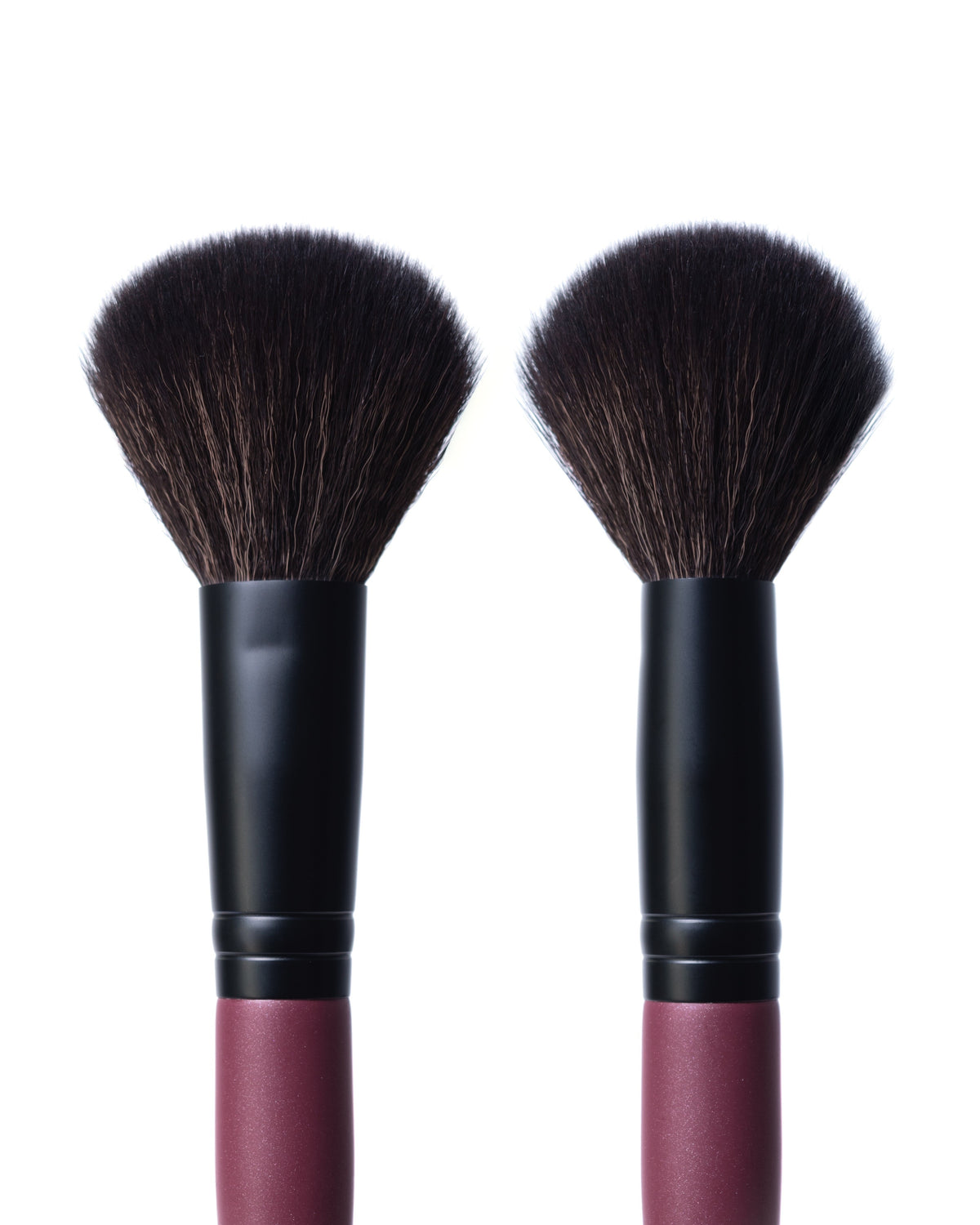 302 - Brocha redonda para bronceador - IBbrushes x Alba de la Cruz