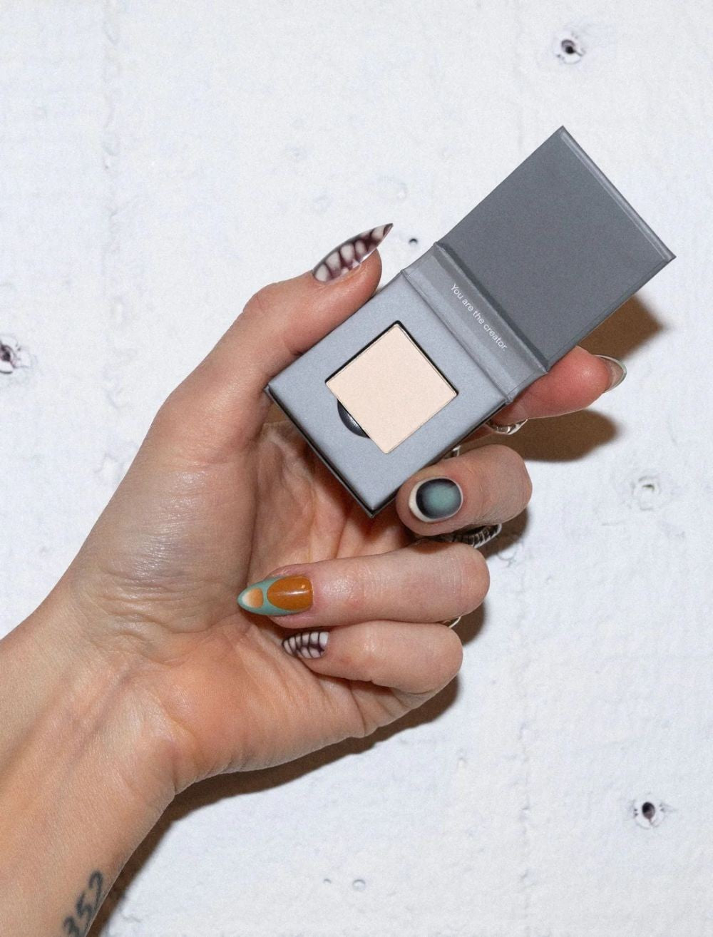 The Single - First date - LH Cosmetics