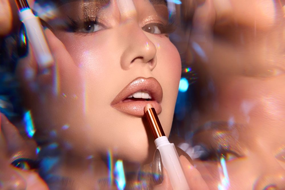 DISCOSPHERE GLITTER LIP TOPPER - Dressed In Diamonds - NIMYA BY NIKKIETUTORIALS