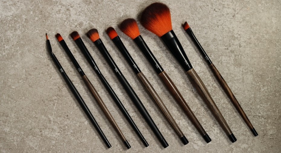 lh cosmetics brushes review